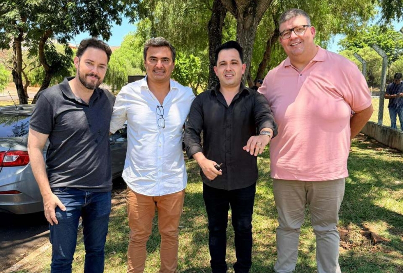 Éder Miano, Maurício Neves,  Márcio e Kleberson