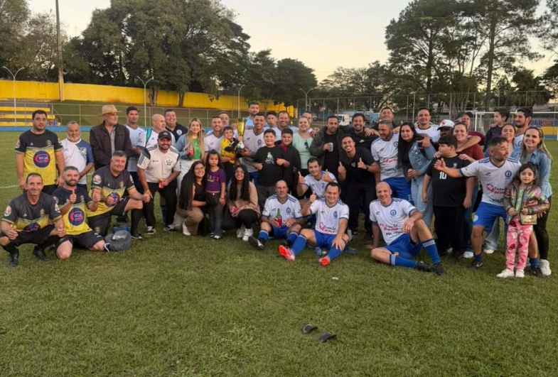 Equipe campeã, Fartura, com prefeito João da Tapera e vereadores