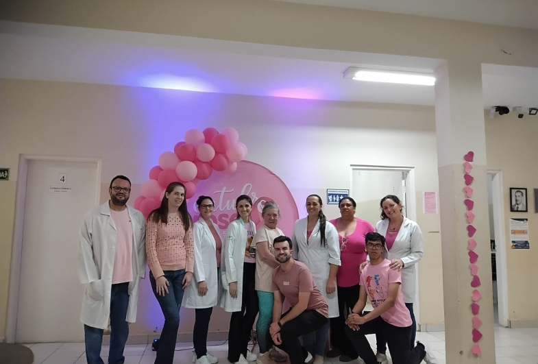Outubro Rosa: Posto de Saúde do Bairro Alto realiza ação de conscientização sobre a saúde da mulher