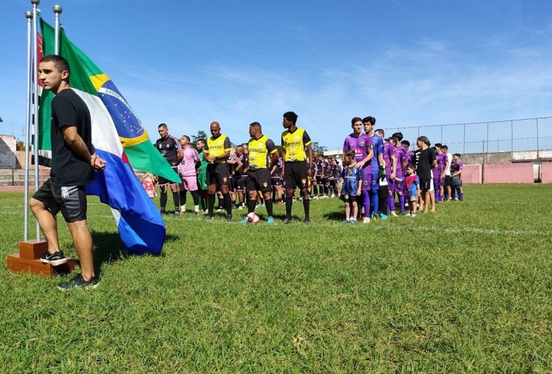 Campeonato Municipal de Futebol começa com emoção e homenagem a Ronaldo de Araujo em Avaré