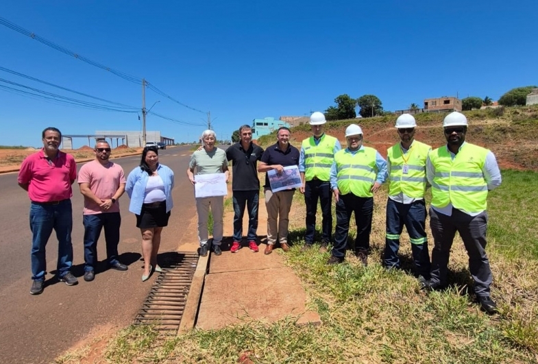 Prefeito Roberto Araujo acompanha início das obras do viaduto entre a Brabância e o Terras de São José  