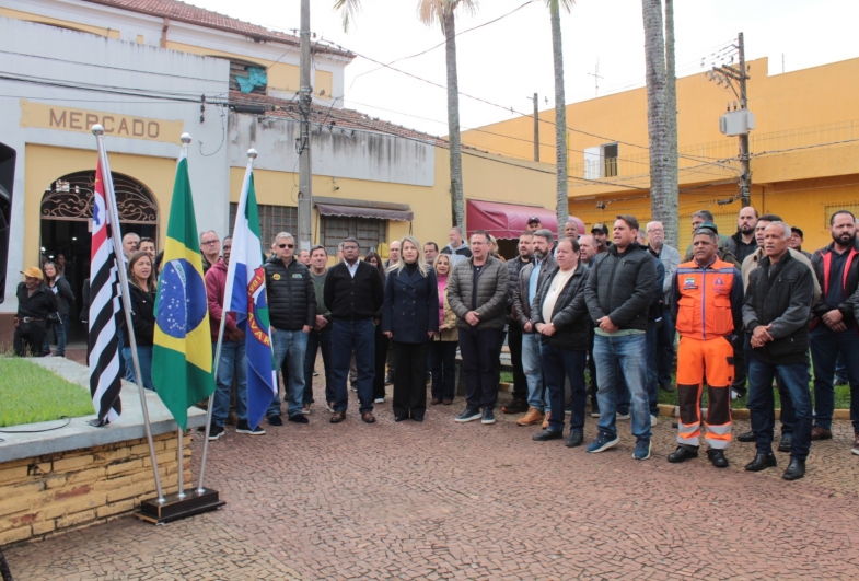 Ao lado do Major Mecca, prefeito Roberto Araujo inaugura obra histórica contra enchentes no centro de Avaré 