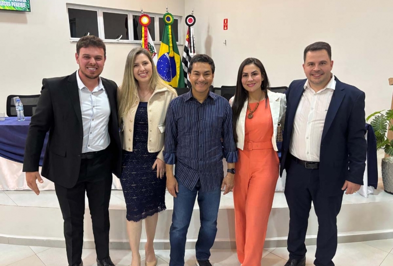 Coronel Macedo recebe deputados Marcos Pereira e Vitão do Cachorrão em evento no Centro Cultural