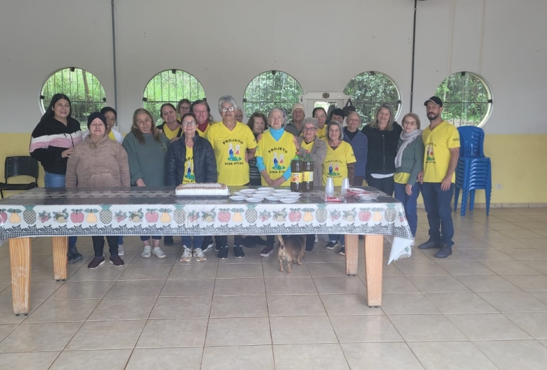 Vida Ativa celebra aniversariantes e reforça integração entre idosos em Tejupá