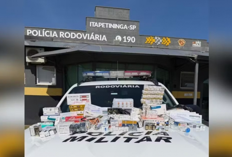 Polícia Rodoviária localizou produtos de origem estrangeira e sem documentação legal dentro de carro em Angatuba — Foto: Reprodução/Polícia Rodoviária