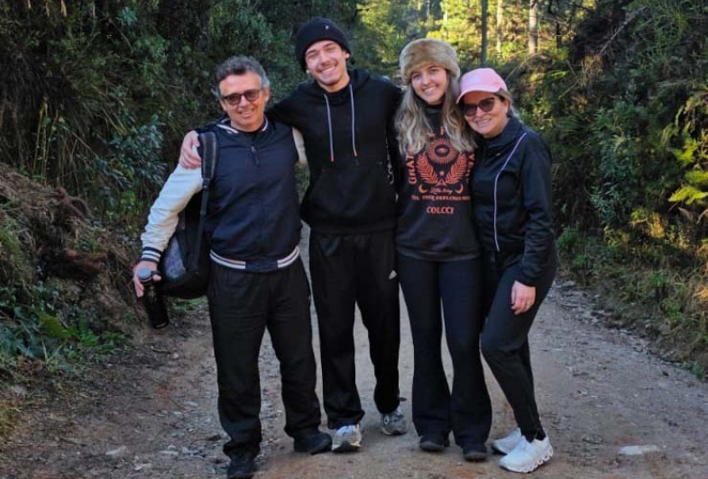 Casal de Taguaí, Denny e Salete com os filhos Davi e Sofia em  um momento de lazer com a família