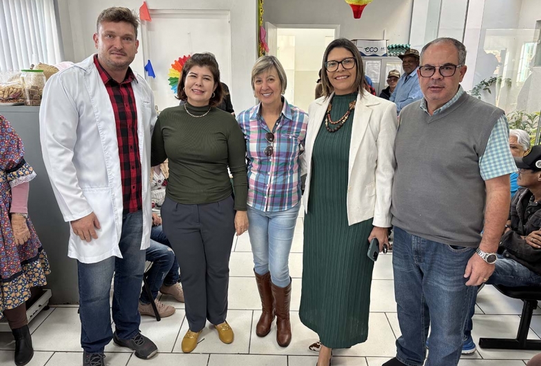 Dr. Vitor, Elisangela, Célia, Regiane e Marcão do Haras