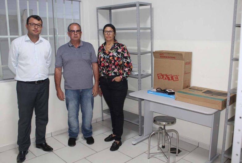 Chefe de gabinete Victor Salles, prefeito Marcão e secretária de saúde Regiane