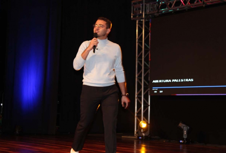 Gustavo Onilde falou com dinamismo sobre vendas e marketing