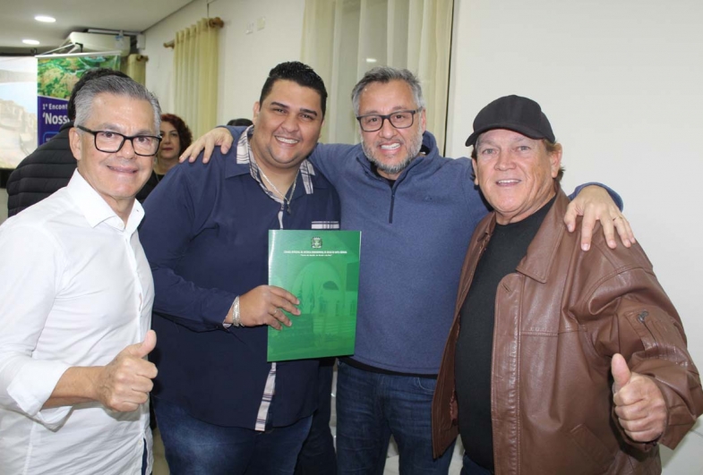 Isnar, Dinho, deputado João Cury e Cleocir (Águas de Santa Bárbara)