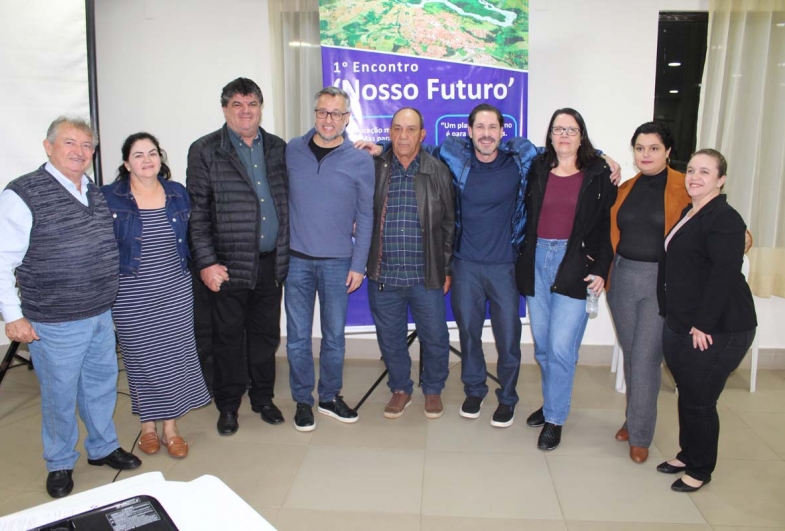 João Cury, Rodolfo Fanganiello e lideranças de Manduri