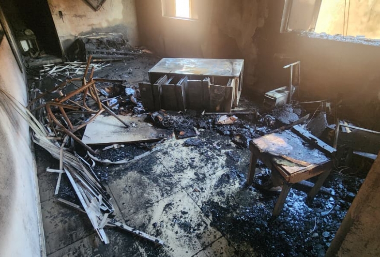 Incêndio atinge barracão no bairro Santa Virgínia em Taquarituba; Defesa Civil e GCM atuam no atendimento