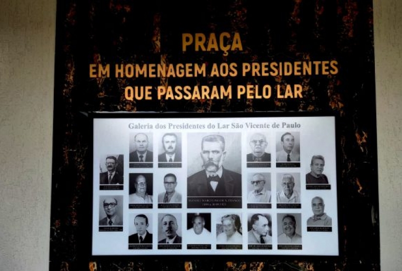 - Foi inaugurada também a galeria com fotos de todos os ex-presidentes da instituição