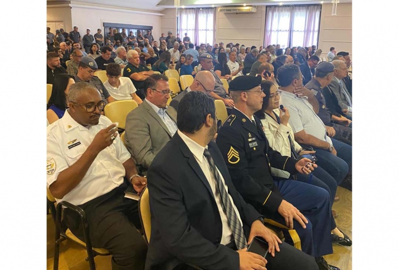 Local estava lotado pelos convidados