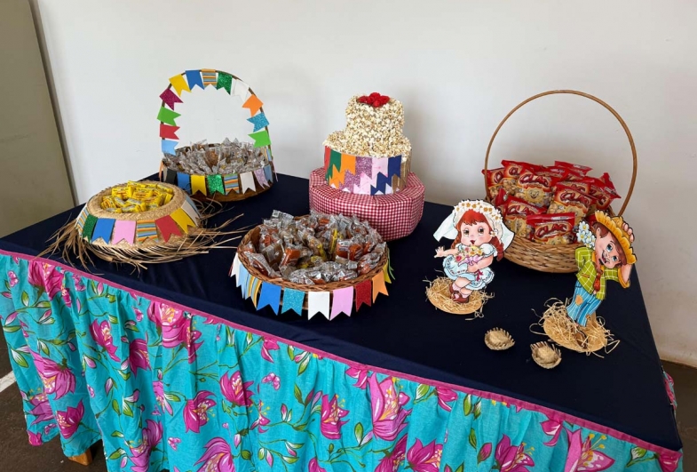 Mesa de doces que foram servidos