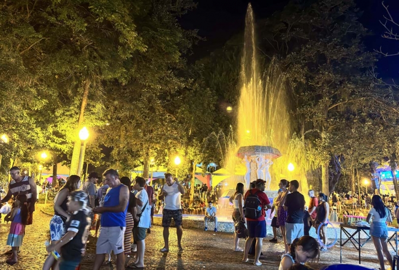 Carnavaré Folia 2026 transforma o Largo São João em ponto de encontro de gerações