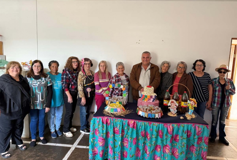 Cras realiza festa julina em Sarutaiá para a Melhor Idade