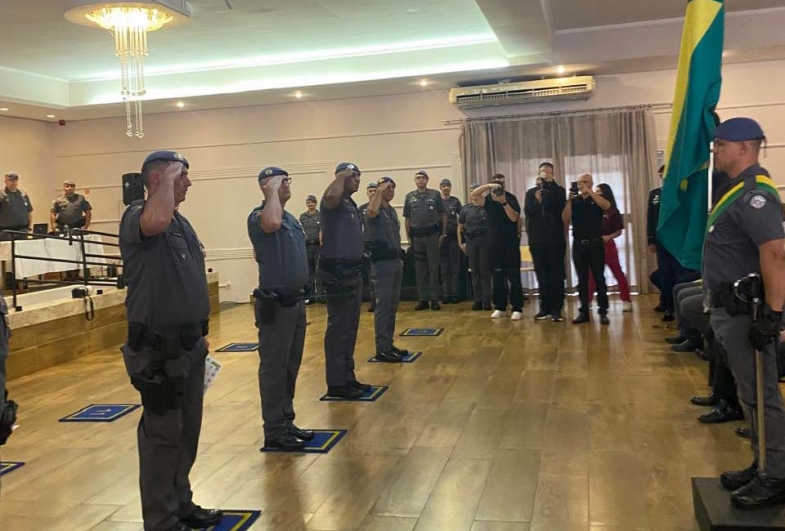 Policiais que foram homenageados