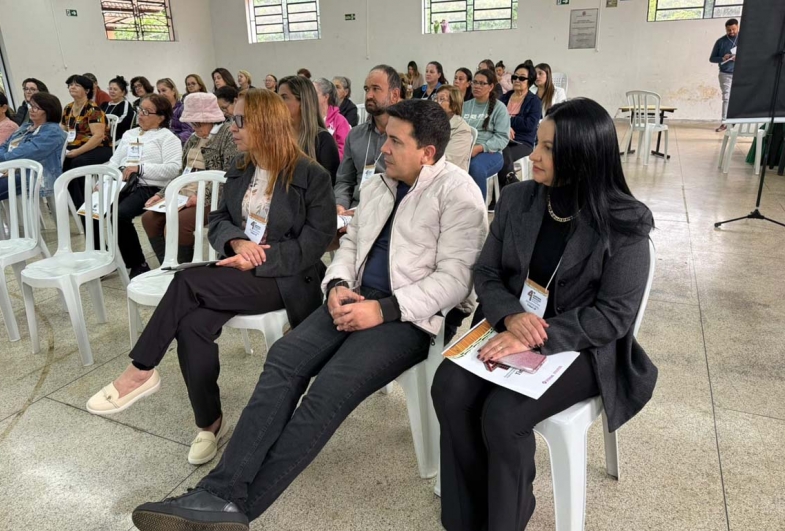 Prefeito Cristiano Amorim e sua esposa estiveram acompanhando a explanação