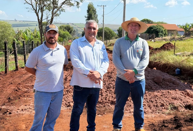 Obras de lajotamento e drenagem em Sarutaiá estão a todo vapor