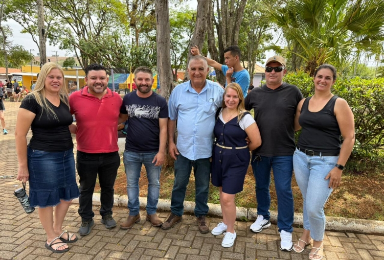 Prefeito João, primeira-dama Wilma, juntamente com os vereadores Diego Nunes,  Rodrigo Bongo, Rodrigo Fuloni, e com Viviane e Jaqueline