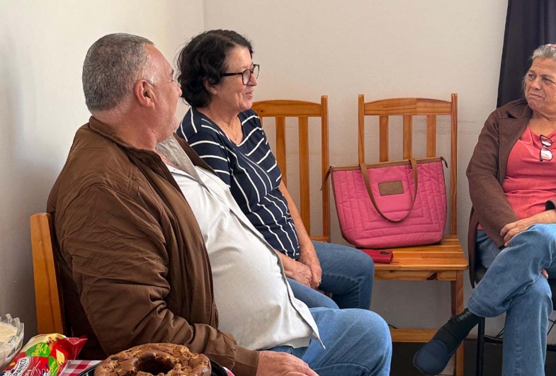 Prefeito passou a tarde conversando  com as mulheres da Melhor Idade
