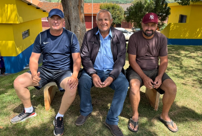 Presidente da Câmara Rodrigo Fuloni, prefeito João da  Tapera e vereador Diego Alher durante o dia esportivo