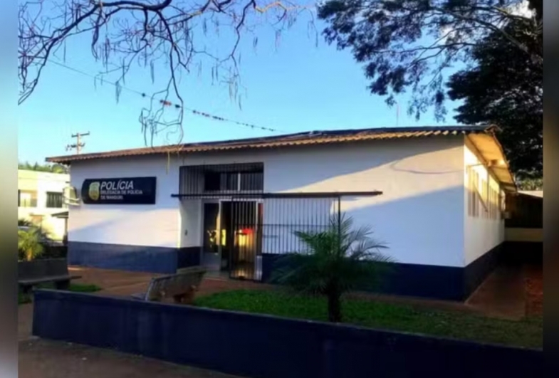 Homem invade casa, ameaça moradora com faca e é preso por roubo em Manduri
