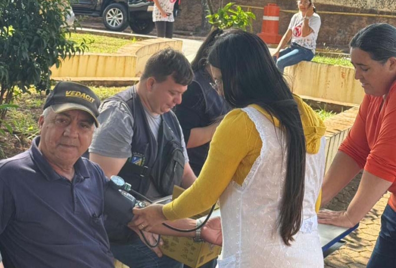 Pressão sendo aferida