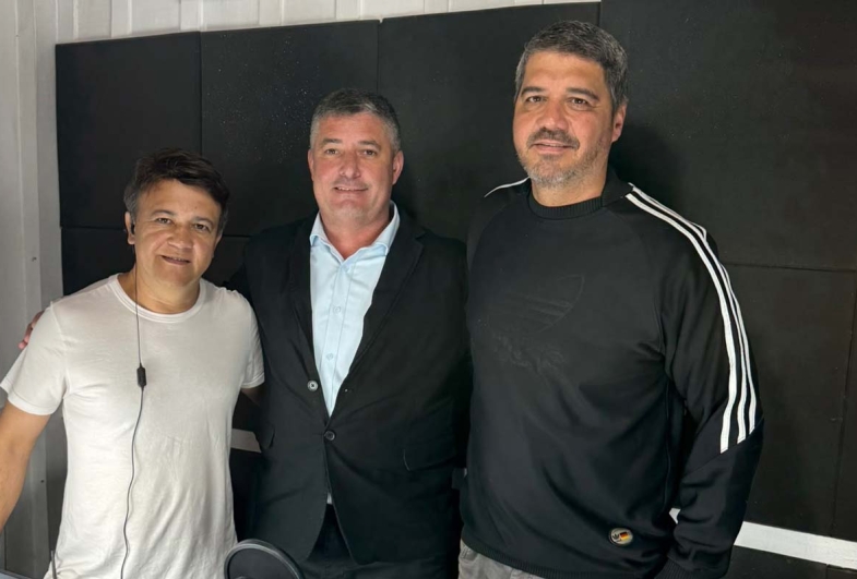 Produtor do jornal Fabinho, prefeito Rodrigo e apresentador Henrique