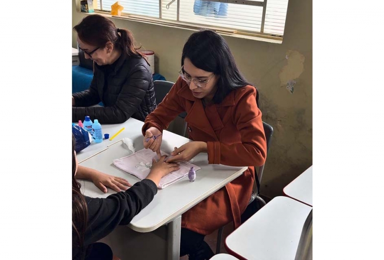 Professoras na oficina  de manicure