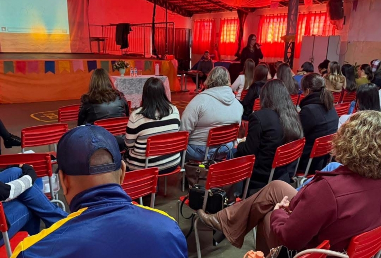 Professores de toda a rede municipal participaram