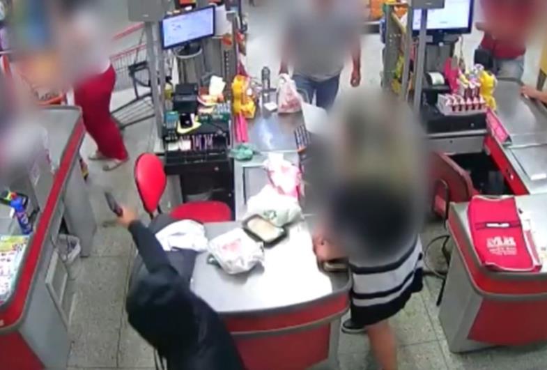 Três são detidos após assalto a supermercado no interior de SP