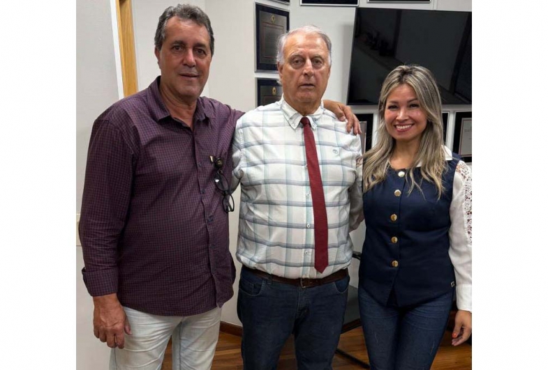 Veículo da ONG Amor de Quatro Patas sem condições compromete resgates em Avaré