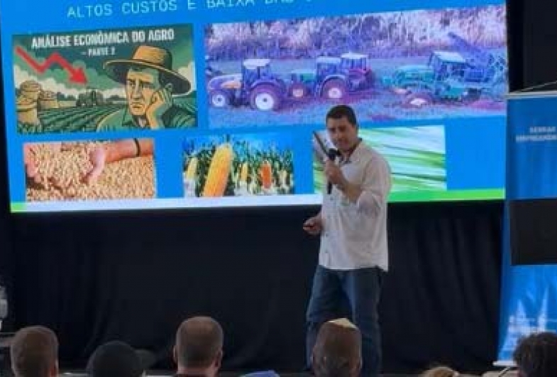 O palestrante Thierre Malone durante o evento
