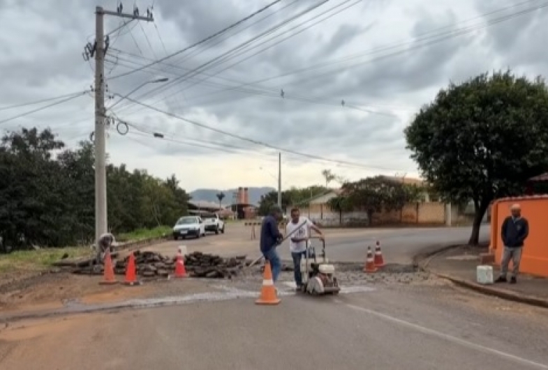 Prefeitura realiza manutenção viária no Bairro Bela Vista em Fartura