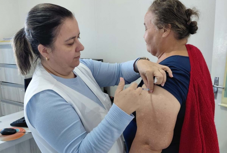 Vacinação contra influenza para  grupo de condições crônicas