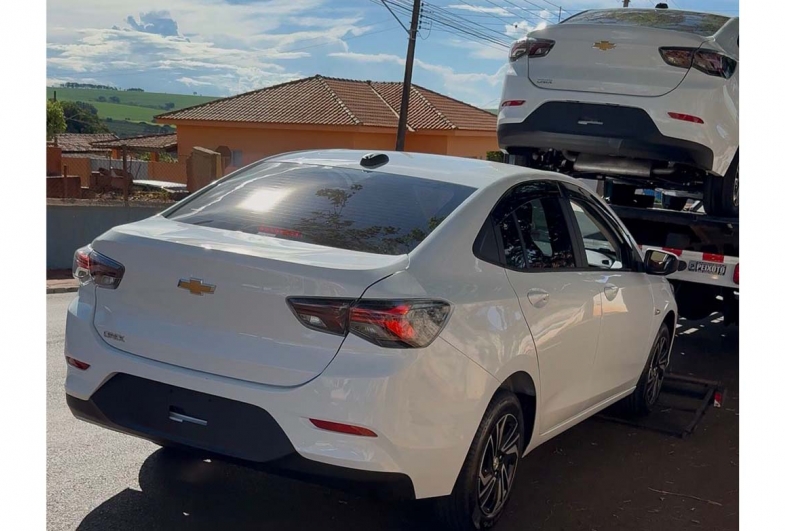 Veículos 0Km foram entregues para a  prefeitura de Sarutaiá