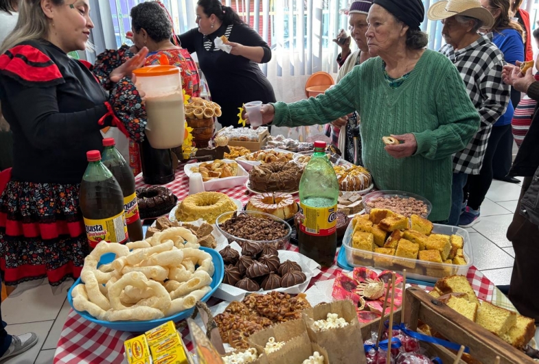 Comidas típicas foram servidas durante a comemoração