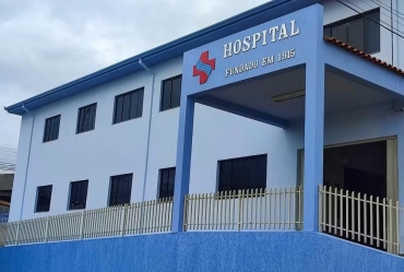 Adolescente de 14 anos morre e seis pessoas ficam feridas após acidente entre dois carros em rodovia de Tejupá