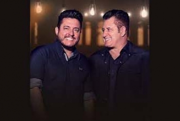 Cavalgada abre ExpoTaguaí 2025 com almoço e show de viola