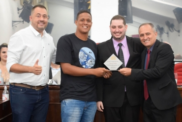 Fartura reconhece importância do esporte com entrega de troféus “Craques do Ano”