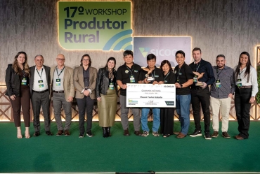 Mauro Nakata, de Fartura, é reconhecido pelo Sicoob no Prêmio Produtor Rural Sustentável