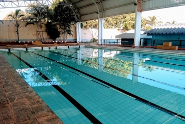 Secretaria de Esportes de Avaré informa sobre manutenção e uso da piscina do Ginásio Kim Negrão