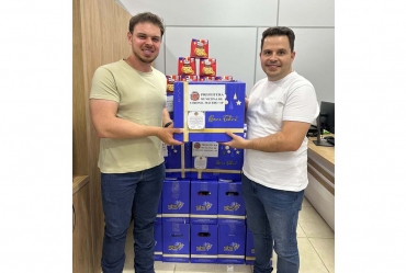 Prefeitura de Coronel Macedo entrega cestas de Natal aos servidores municipais