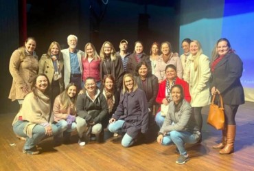 Educadoras se aperfeiçoam durante Seminário sobre Autismo, com Dr. Facion