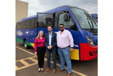Prefeitura de Taquarituba conquista novo micro-ônibus adaptado para transporte de pacientes