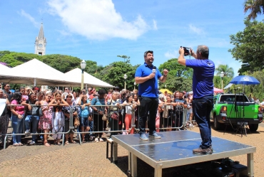 Caravana da TV TEM é recebida pelo público na Concha Acústica de Avaré