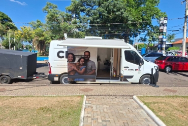 Atendimento da CDHU Móvel auxilia  moradores de conjuntos habitacionais em Taguaí