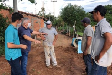 Operação Tapa-Buracos percorre Rua São Francisco de Assis e na sequência Santo Onofre
